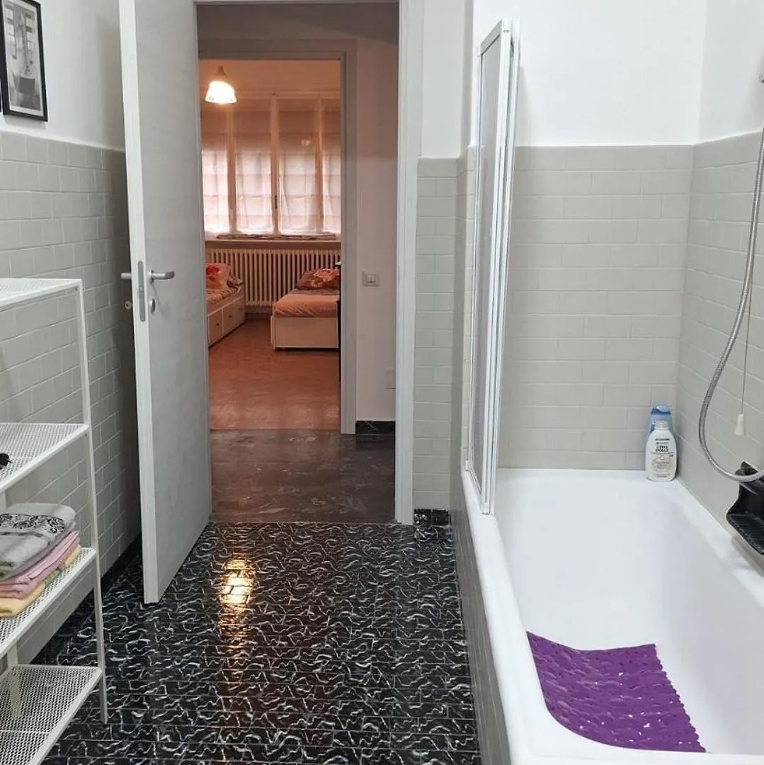 Friendly Home 3 Trilocale Sedriano 0*,  Италия